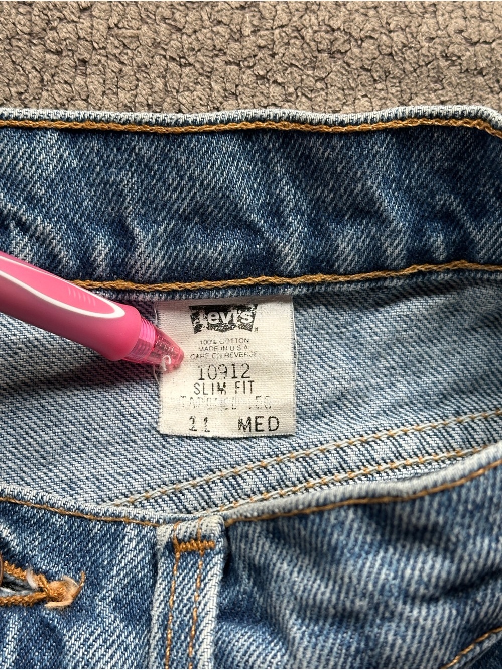 VINTAGE Levi’s 912 High Rise Jean - Picture 4 of 7